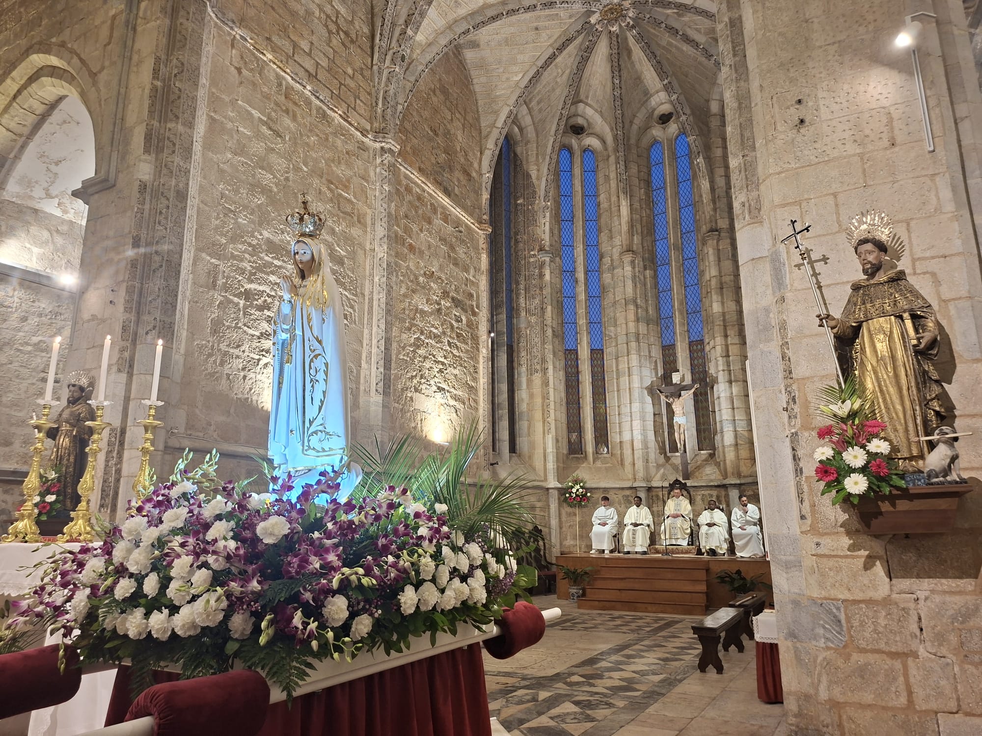 You are currently viewing Procissão das Velas em honra de Nossa Senhora