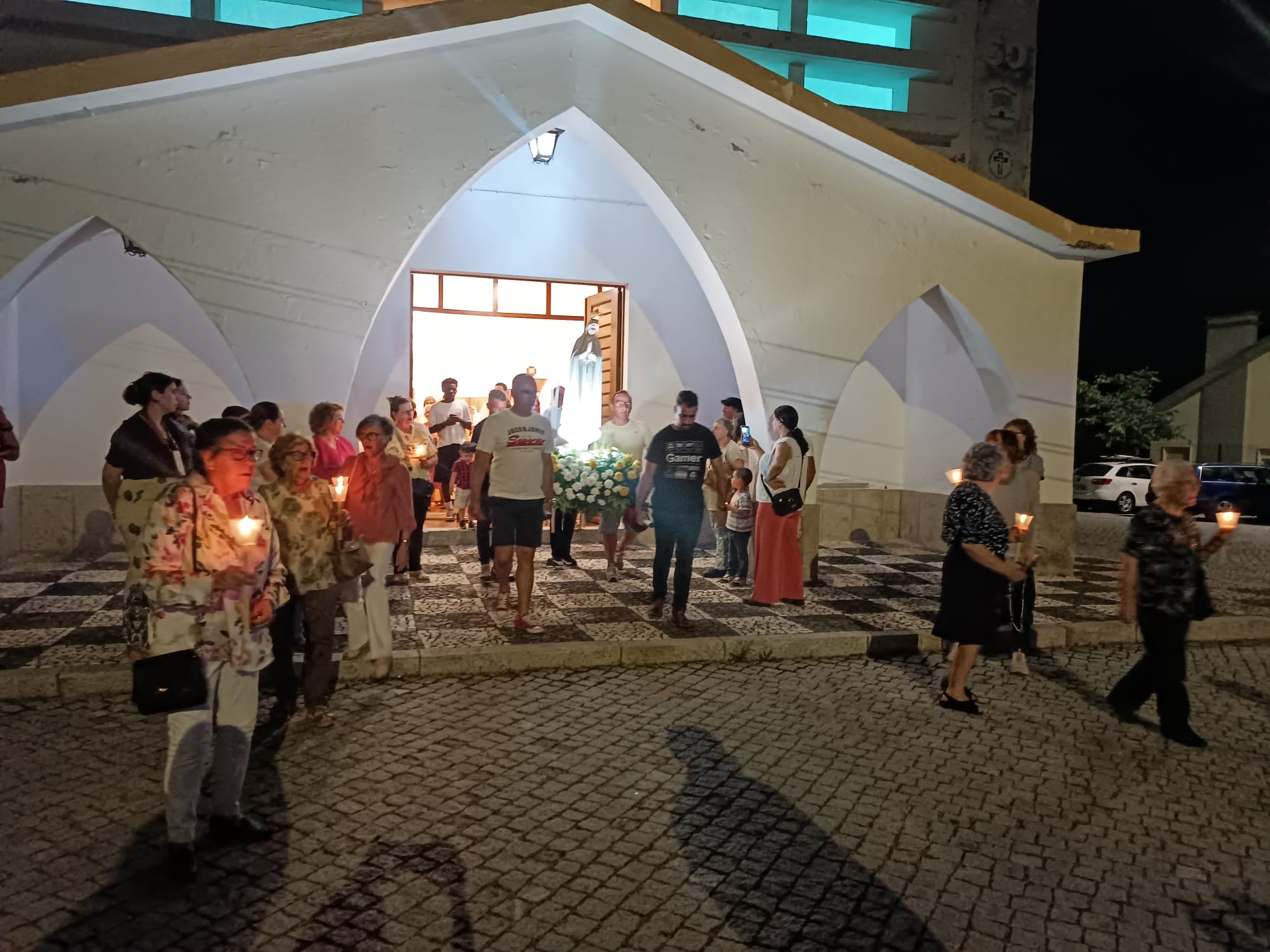 Read more about the article Procissão das Velas da Boa-Fé assinalada com entronização dos Pastorinhos de Fátima